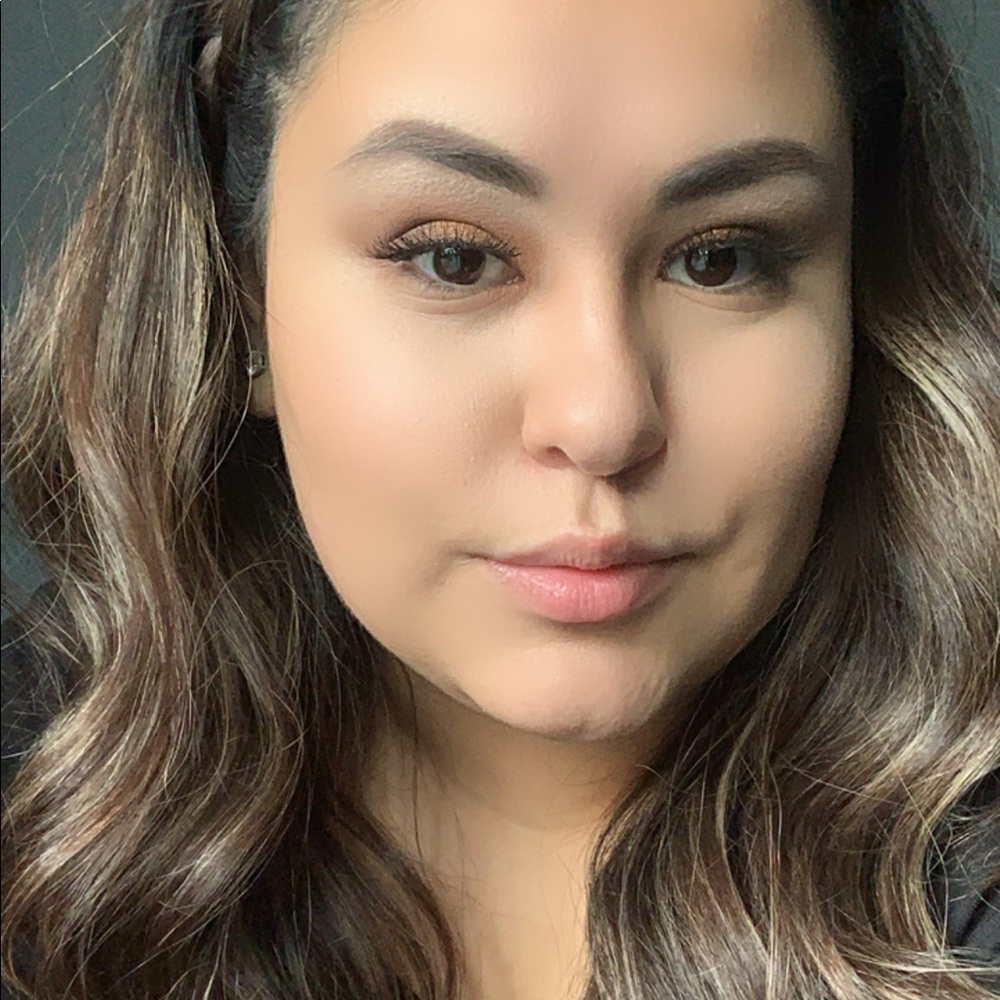 Meet your Posher, Isabel